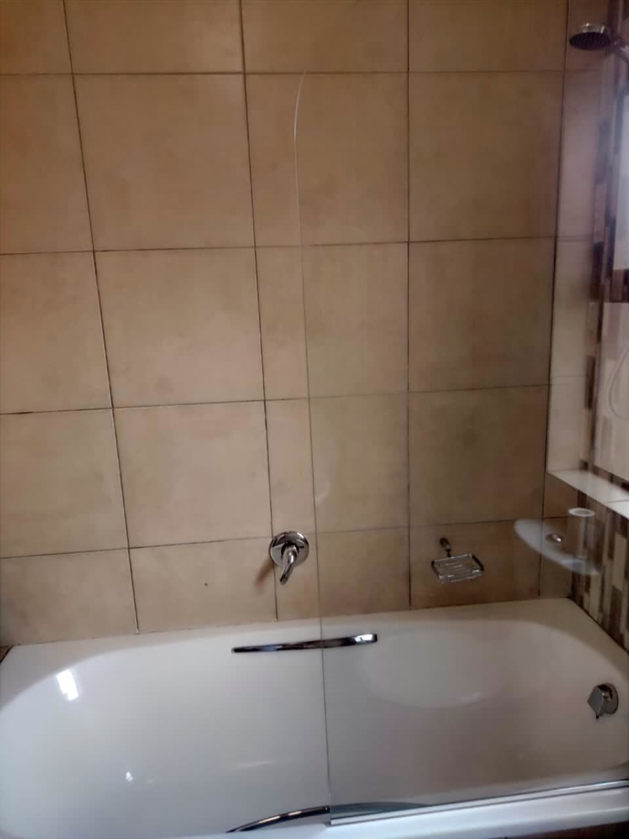 3 Bedroom Property for Sale in The Crest Western Cape